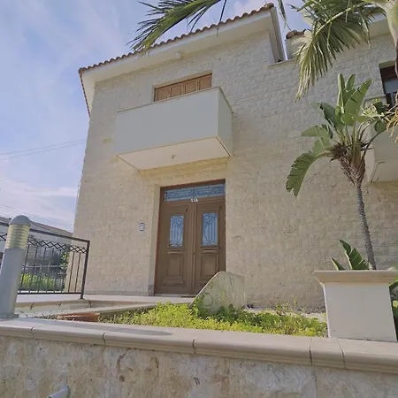 Tranquility Cove בית נופש *