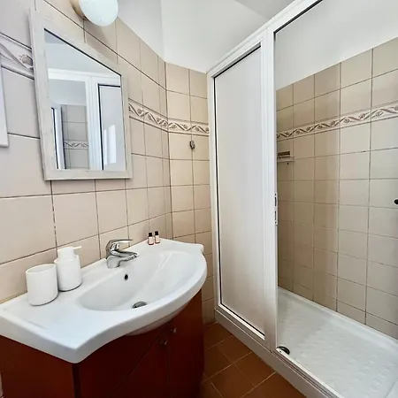 בית נופש Tranquility Cove לרנקה